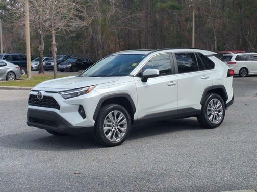 2023 Toyota RAV4 XLE Premium