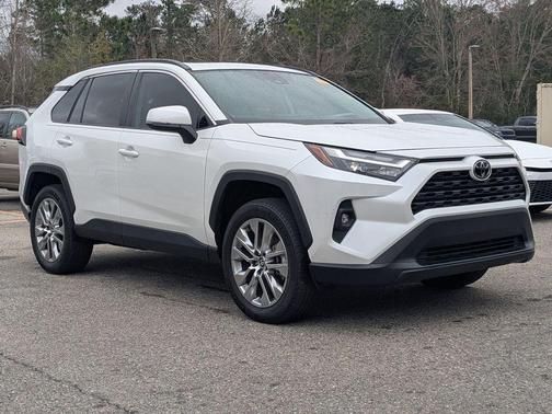 2023 Toyota RAV4 XLE Premium