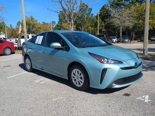 2022 Toyota Prius LE
