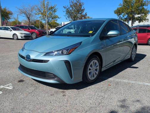 2022 Toyota Prius LE