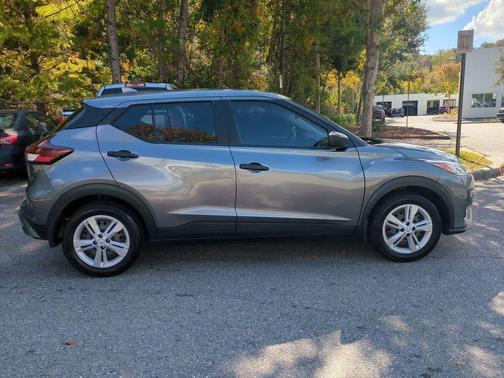 2021 Nissan Kicks S