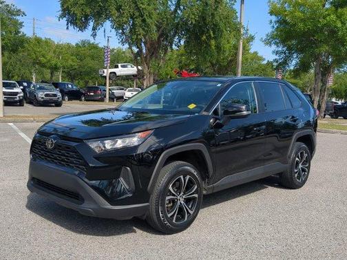 2022 Toyota RAV4 LE