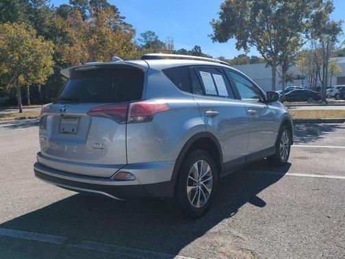 2018 Toyota RAV4 Hybrid LE