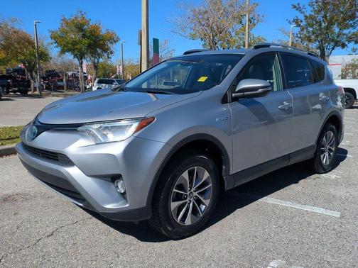 2018 Toyota RAV4 Hybrid LE