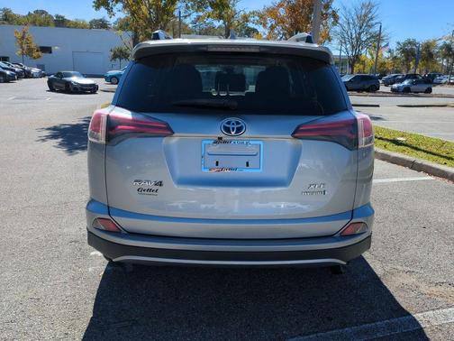 2018 Toyota RAV4 Hybrid LE