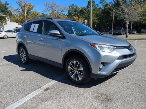 2018 Toyota RAV4 Hybrid LE