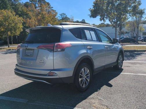 2018 Toyota RAV4 Hybrid LE