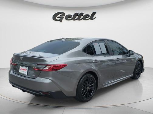 Metal 2025 Toyota Camry SE