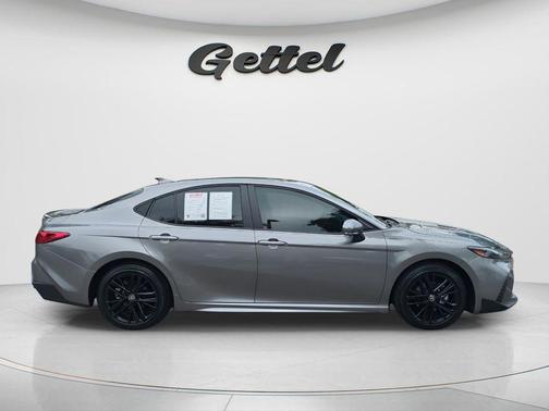 Metal 2025 Toyota Camry SE