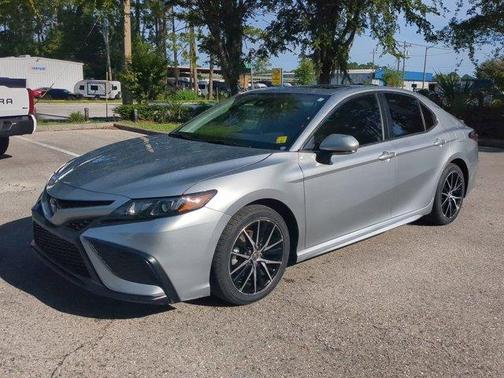 2023 Toyota Camry Hybrid SE