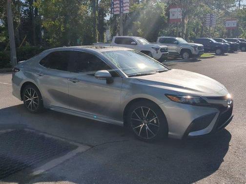 2023 Toyota Camry Hybrid SE