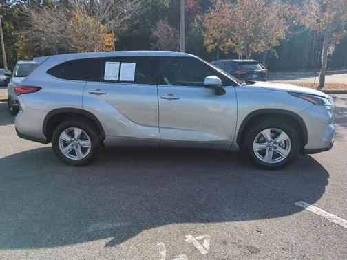 2022 Toyota Highlander L
