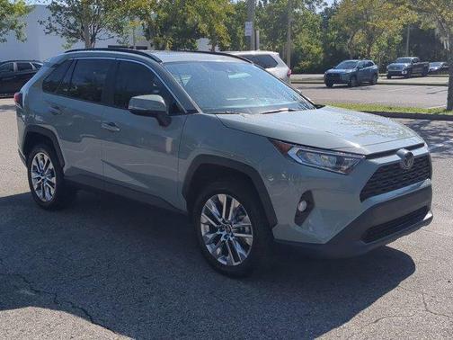 2020 Toyota RAV4 XLE Premium