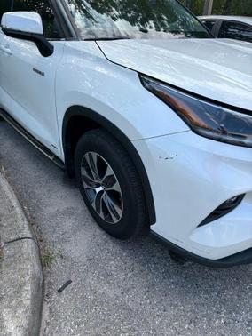 Blizzard Pearl 2021 Toyota Highlander Hybrid XLE