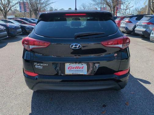 2018 Hyundai TUCSON SE