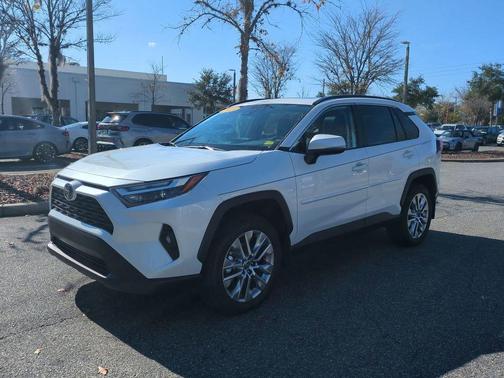2023 Toyota RAV4 XLE Premium