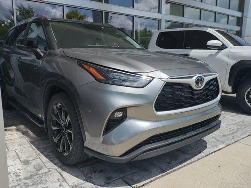 2025 Toyota Highlander XLE