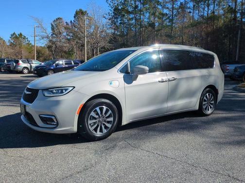 2021 Chrysler Pacifica Hybrid Touring L
