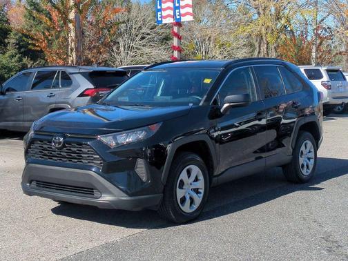 2020 Toyota RAV4 LE