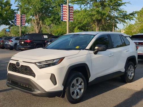 2023 Toyota RAV4 LE
