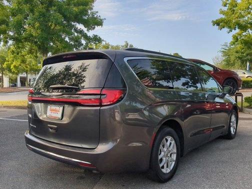 2022 Chrysler Pacifica Touring-L