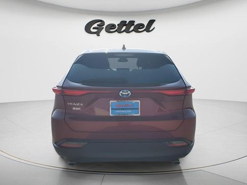 Pearl 2023 Toyota Venza LE
