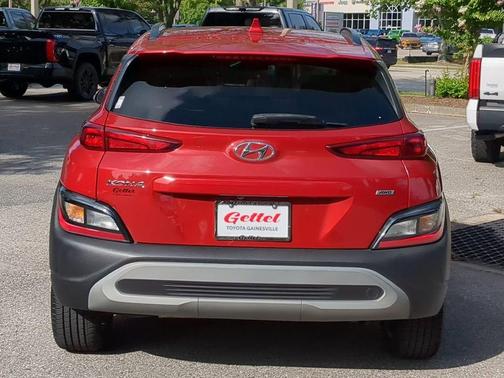 2022 Hyundai KONA SEL