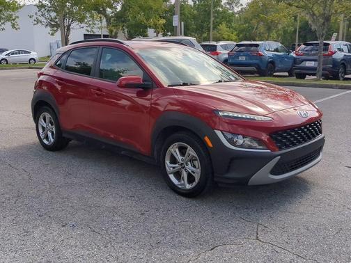 2022 Hyundai KONA SEL
