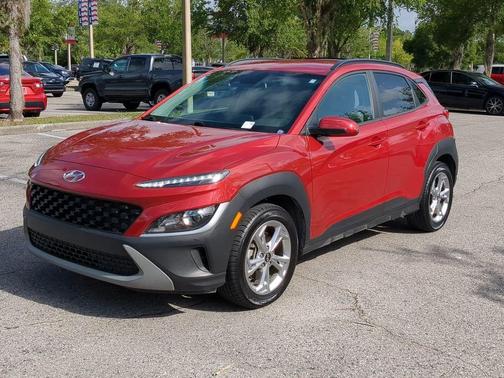 2022 Hyundai KONA SEL
