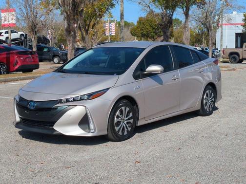 2022 Toyota Prius Prime XLE