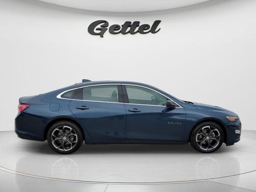 Blue Metallic 2022 Chevrolet Malibu LT