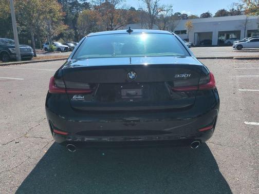 2019 BMW 330 i