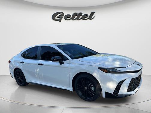 Ice 2026 Toyota Camry SE