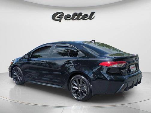 Midnight Black 2024 Toyota Corolla SE