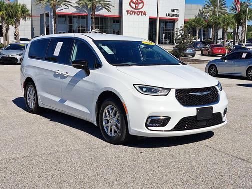 2024 Chrysler Pacifica Touring-L