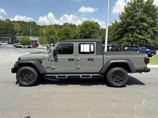 2023 Jeep Gladiator Sport