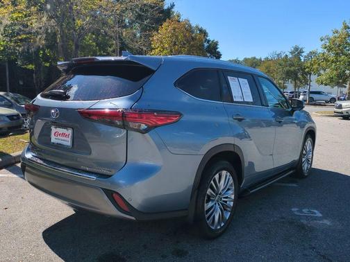2023 Toyota Highlander Platinum