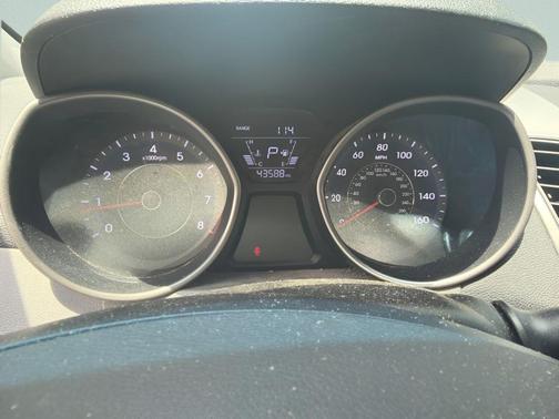 Shale Gray Metallic 2016 Hyundai ELANTRA SE