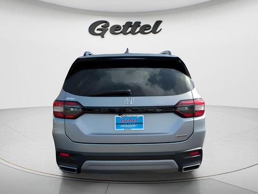 Lunar Silver Metallic 2024 Honda Pilot Touring