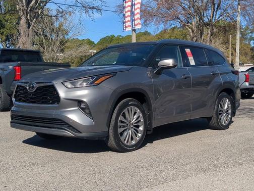 2026 Toyota Highlander Hybrid Platinum