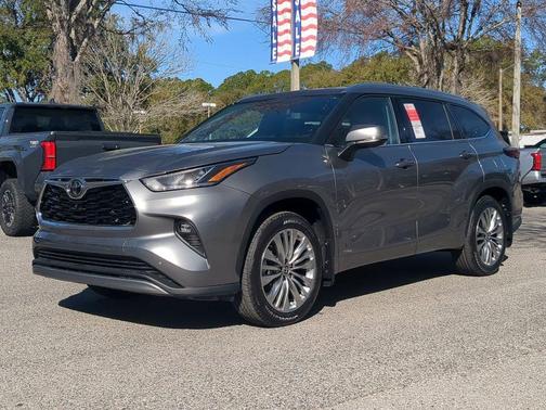 2026 Toyota Highlander Hybrid Platinum