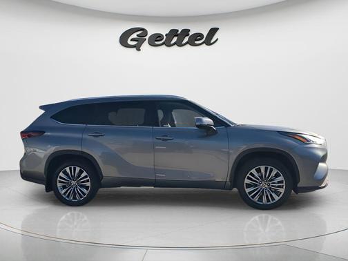 2026 Toyota Highlander Hybrid Platinum