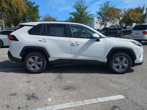 2025 Toyota RAV4 Hybrid LE