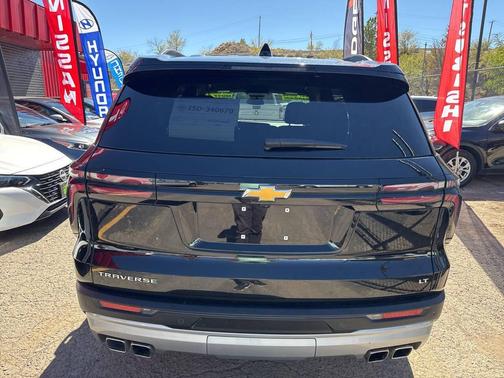 2024 Chevrolet Traverse LT