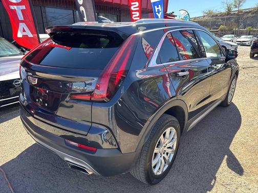 2023 Cadillac XT4 Premium Luxury