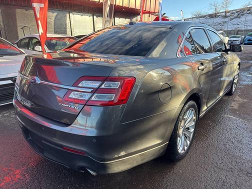 2019 Ford Taurus Limited