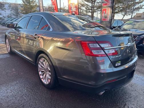 2019 Ford Taurus Limited