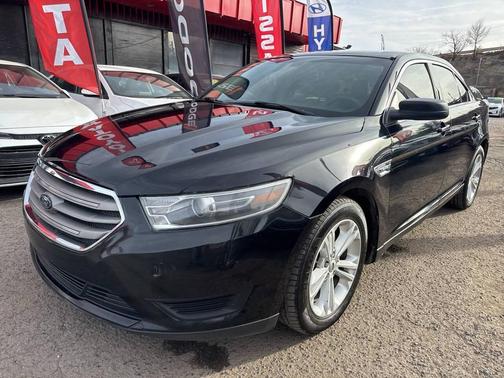 2018 Ford Taurus SE