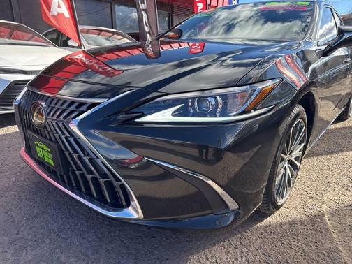 2024 Lexus ES 300h Base