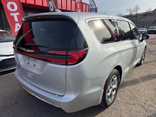 2024 Chrysler Pacifica Limited